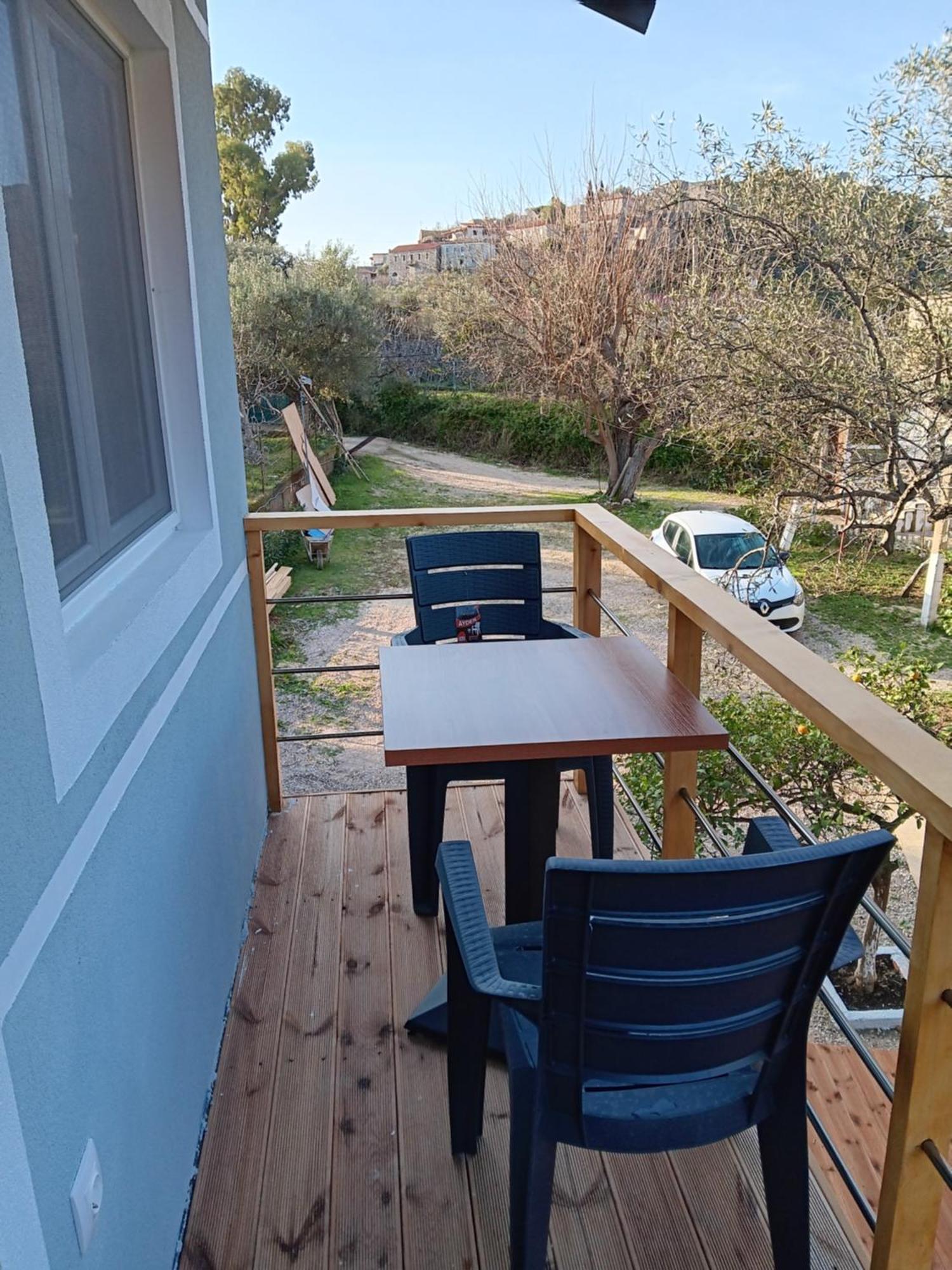 Tolis Rooms Himarë Exterior foto